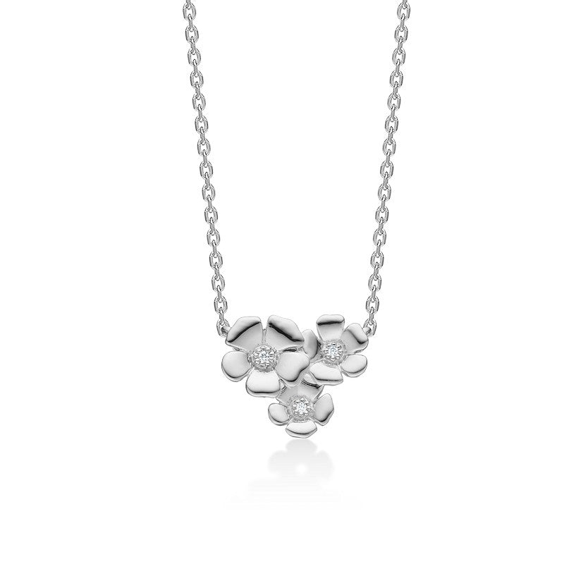 Fleur halskæde fra Mads Z i sterlingsølv med topas i blomsterdesign.